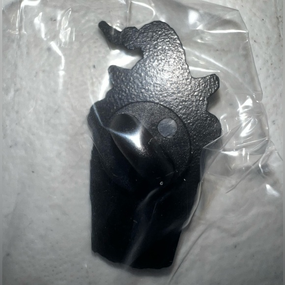$2 WITCH HALLOWEEN PIN/BROOCH. ENAMEL/METAL. NEW. $2 WITH ANY $10 ORDER OR MORE - Picture 4 of 16
